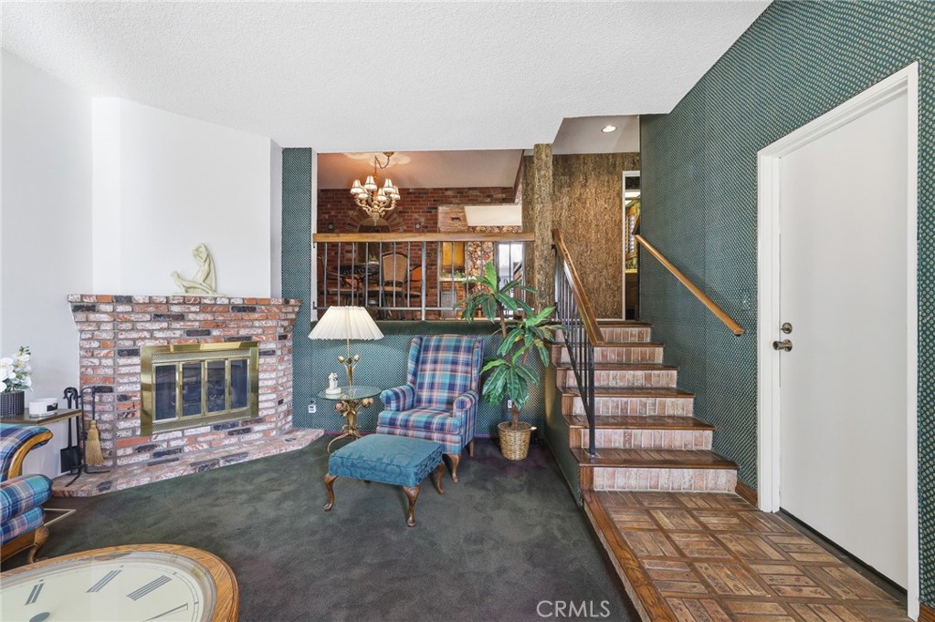 7100 Balboa Boulevard 1003