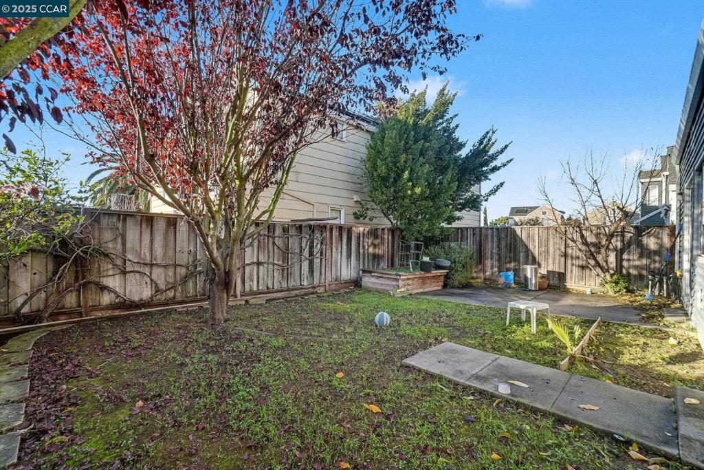 CRYSTAL POINTE - Residential