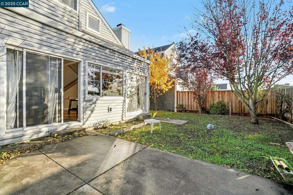 CRYSTAL POINTE - Residential