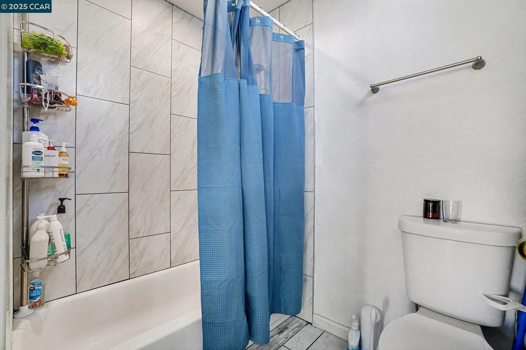 CRYSTAL POINTE - Residential