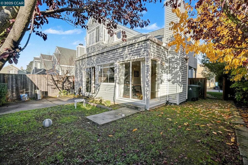 CRYSTAL POINTE - Residential