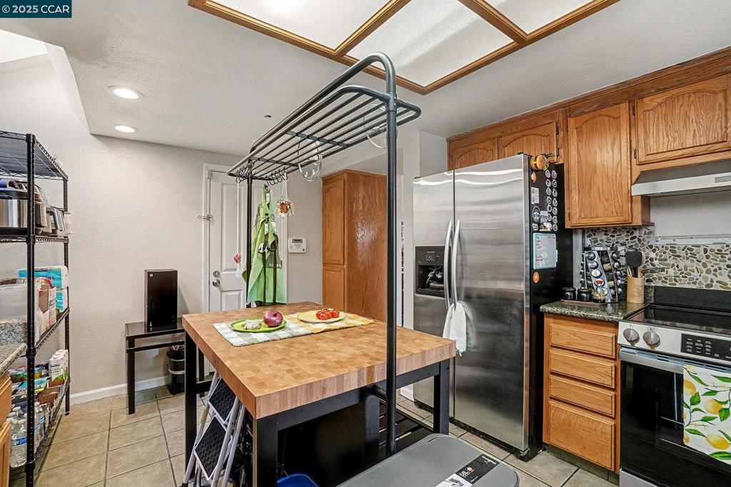 CRYSTAL POINTE - Residential