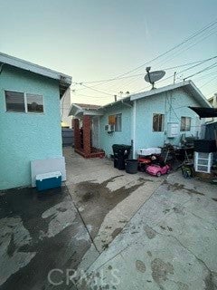 1457 W 25th