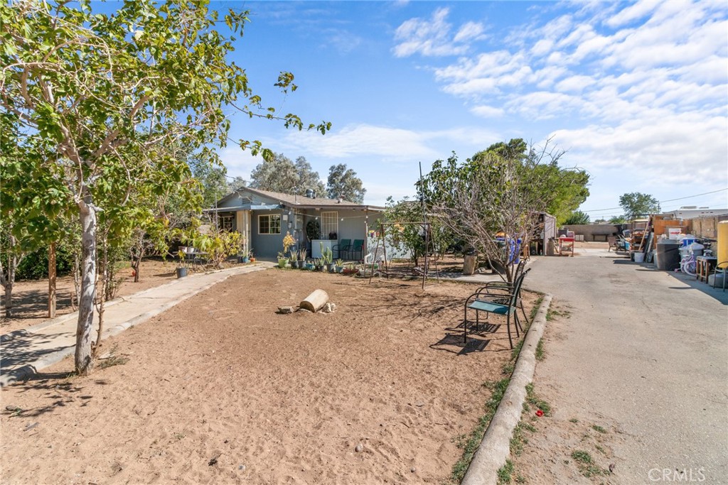 Great Investment Opportunity or Perfect for First-Time Buyers!
This charming home offers 3 bedrooms and 2 bathrooms, plus a bonus addition at the back featuring a private room and restroom with its own separate entrance — ideal for guests, rental income, or multi-generational living.
Situated on a spacious 10,500 sq ft lot, the property provides ample parking and is surrounded by mature trees, offering both privacy and shade.
Don’t miss out on this versatile property with plenty of potential!
