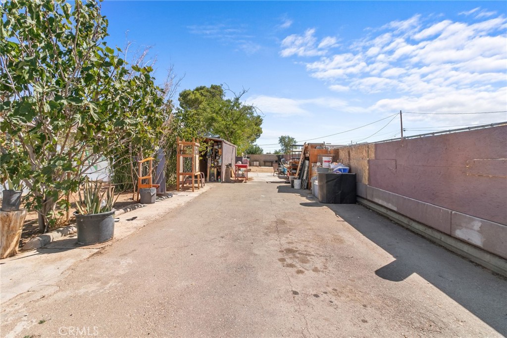 12037 Lee Ave