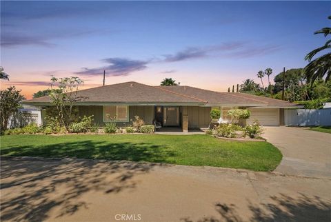 Photo of 12885 Old Foothill BLVD, Santa Ana, CA 92705 (MLS # OC26146955)