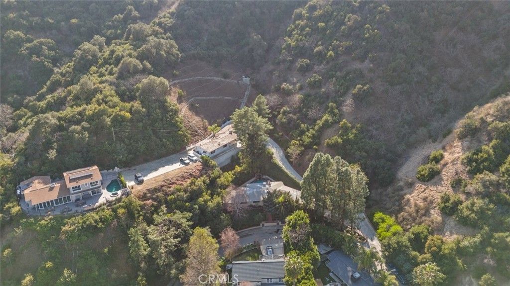 Photo of 3277 Longridge Terrace, Sherman Oaks, CA 91423 (MLS # SR25255534)