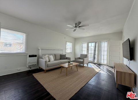 Photo of 2142 S Oak Street, Los Angeles, CA 90007 (MLS # 26831243)