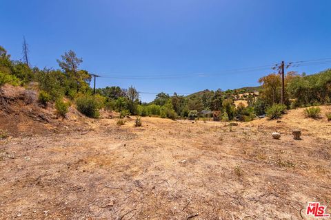 Photo of 29371 Lake Vista Drive, Agoura Hills, CA 91301 (MLS # 25570105)