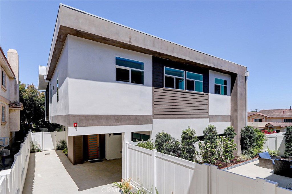 Welcome to 2321 Clark Lane #B, a stunning new construction home nestled in the heart of Redondo Beach! This exceptional detached property boasts 4 spacious bedrooms and 4.5 luxurious bathrooms, offering 2,713 square feet of meticulously designed living space. Enjoy the perfect blend of convenience and coastal living, with the beach, Hermosa’s Pier Avenue, South Bay Galleria, and Del Amo Fashion Center all less than 10 minutes away. Commuters will appreciate the proximity to I-405, ensuring a smooth journey to work or play. Families will love being within walking distance to the local elementary and middle schools, making morning drop-offs a breeze. The private backyard provides an ideal space for relaxation and entertainment. Don’t miss this opportunity to occupy a beautiful home in one of the most sought-after neighborhoods in the South Bay. Create your perfect coastal oasis at 2321 Clark Lane #B!