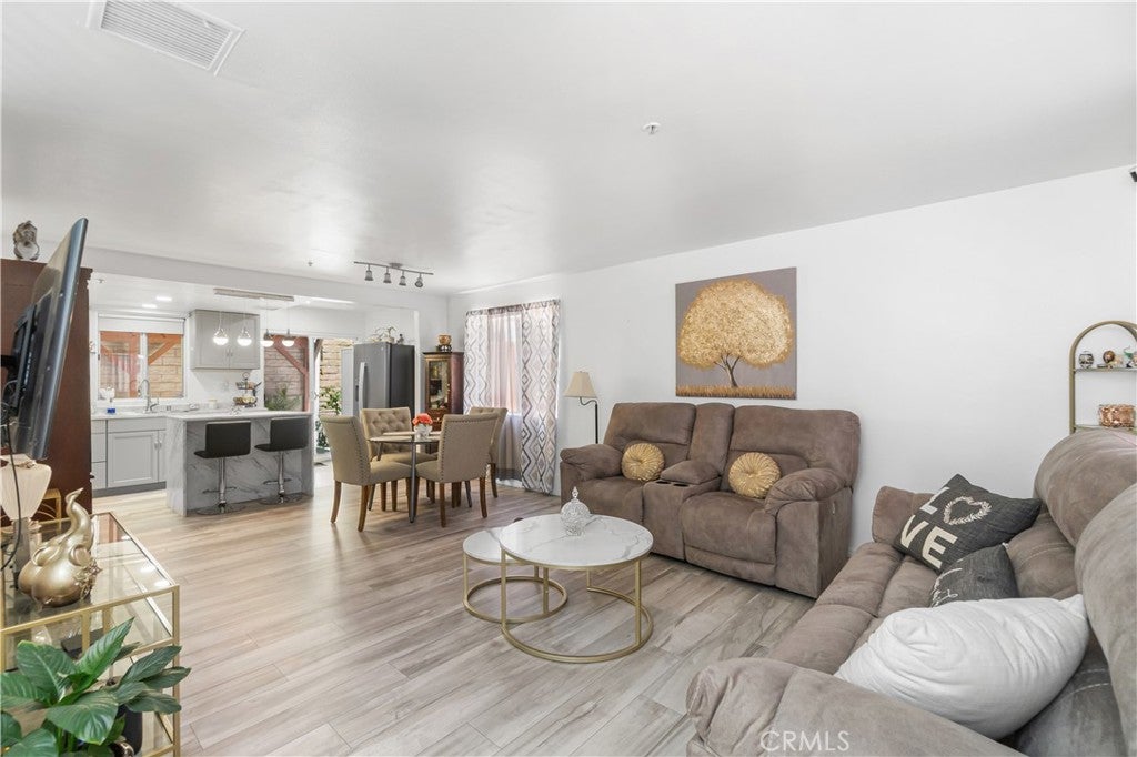 12120 Terra Bella