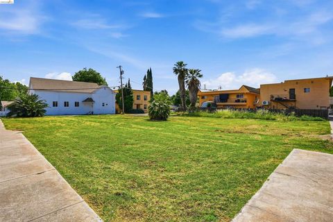 Photo of 204 street, Isleton, CA 95641 (MLS # 41130619)