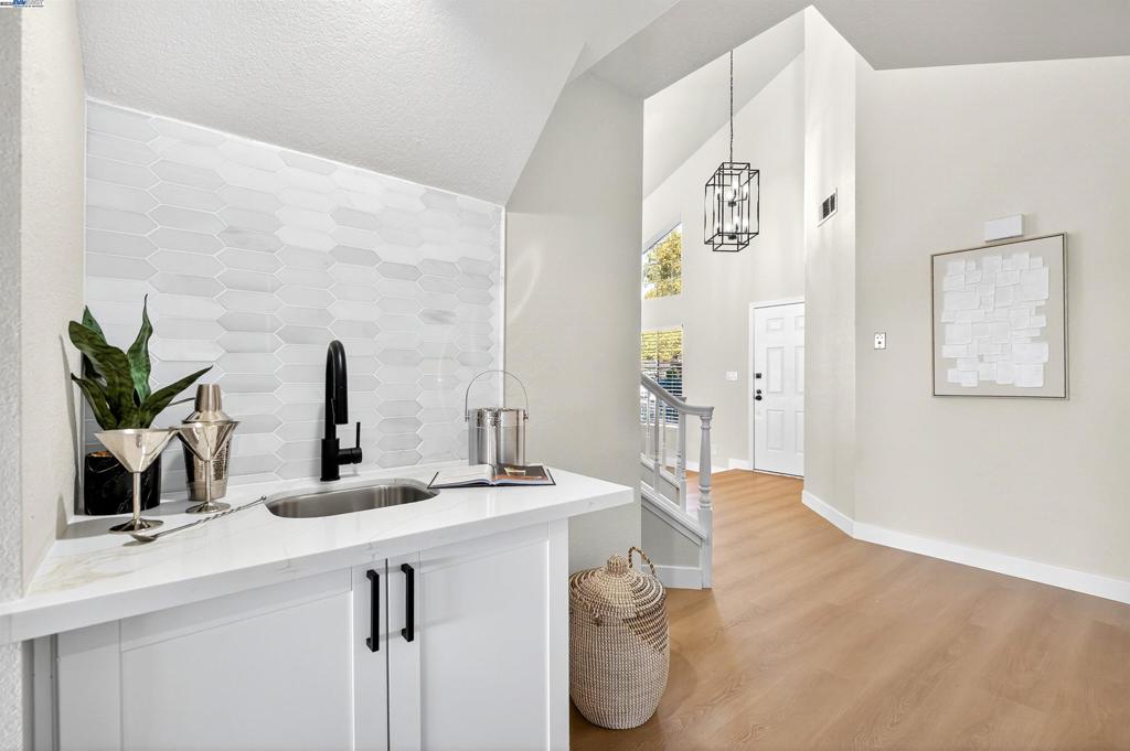 CANYON CREST - Residential