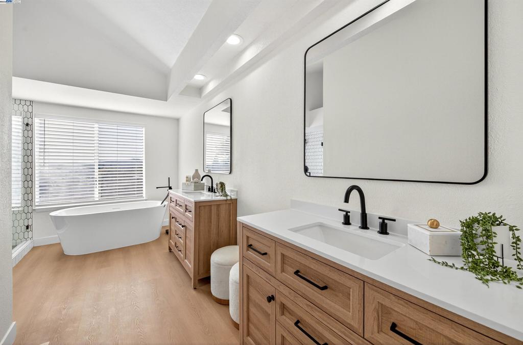CANYON CREST - Residential