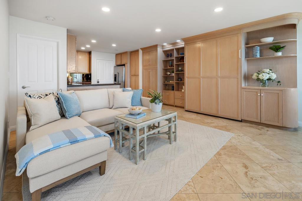 Del Mar - Residential