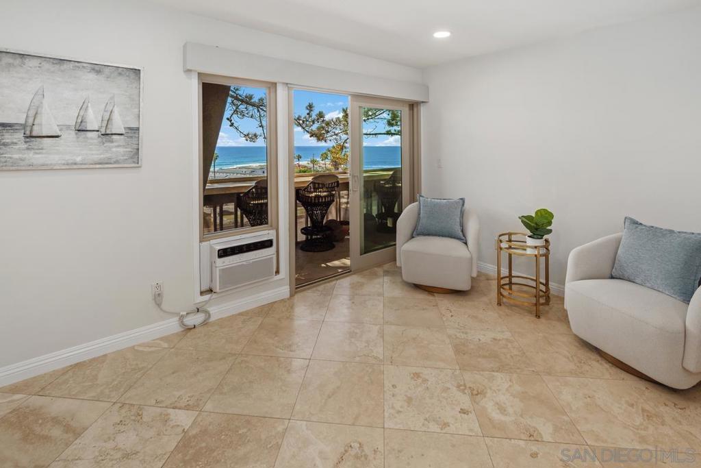 Del Mar - Residential