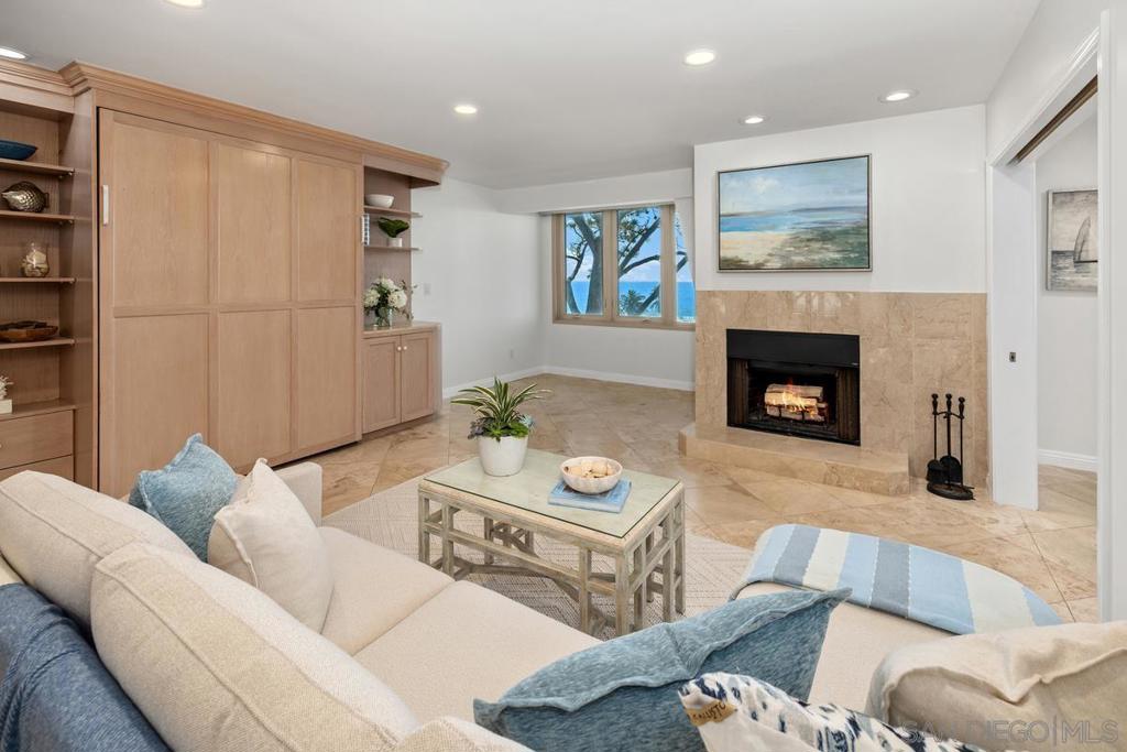 Del Mar - Residential