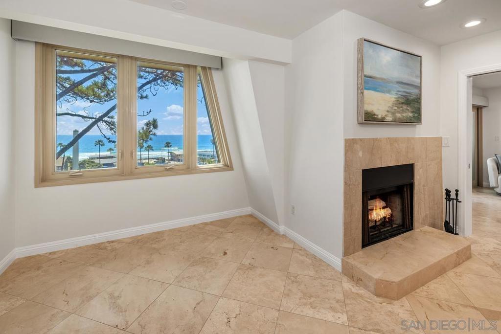 Del Mar - Residential