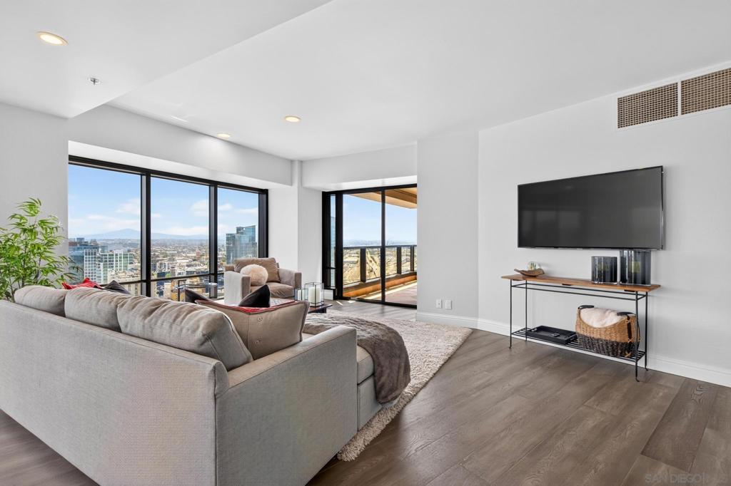 200 Harbor DR 3001, San Diego CA 92101