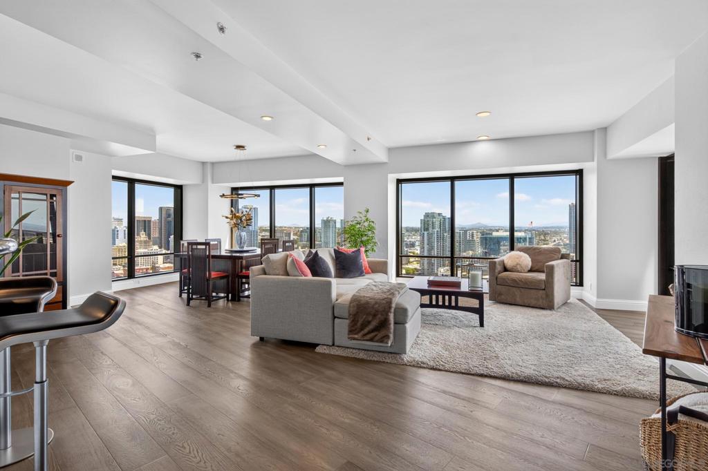 200 Harbor DR