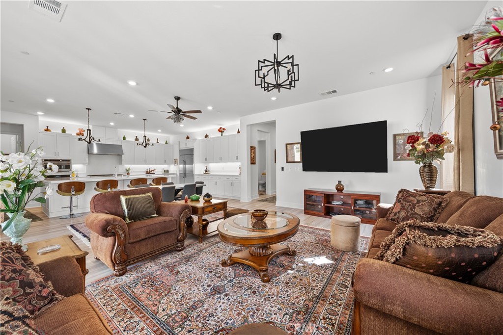 Estrada at Tesoro Highlands - Residential