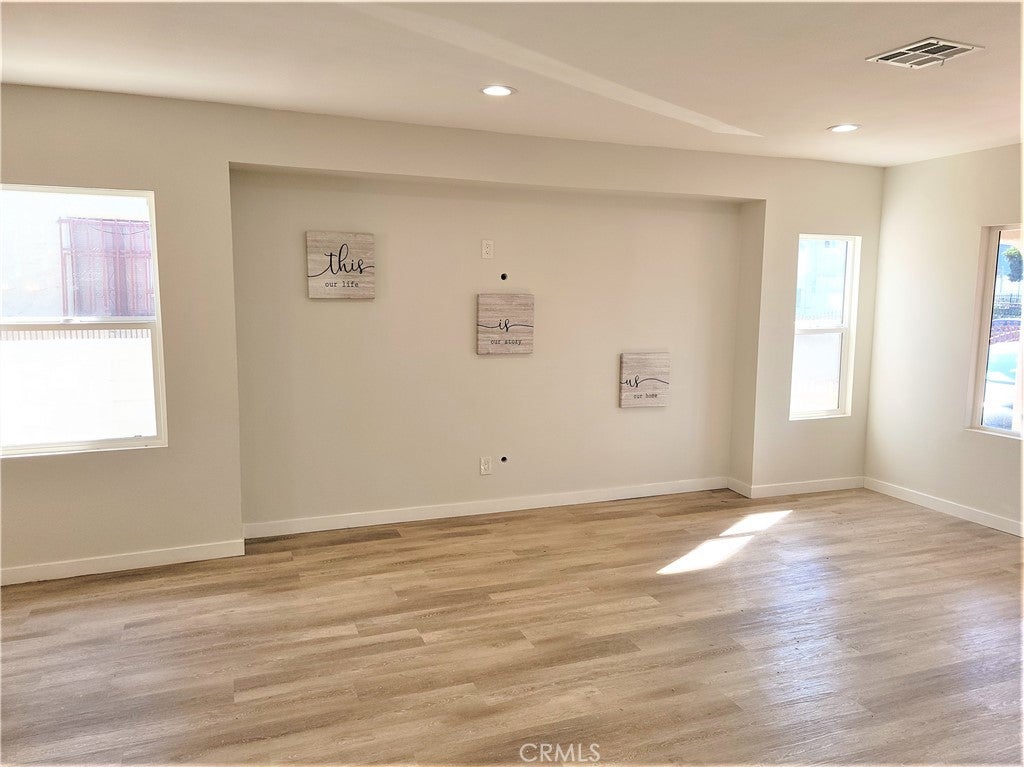 7040 3rd, Los Angeles CA 90043
