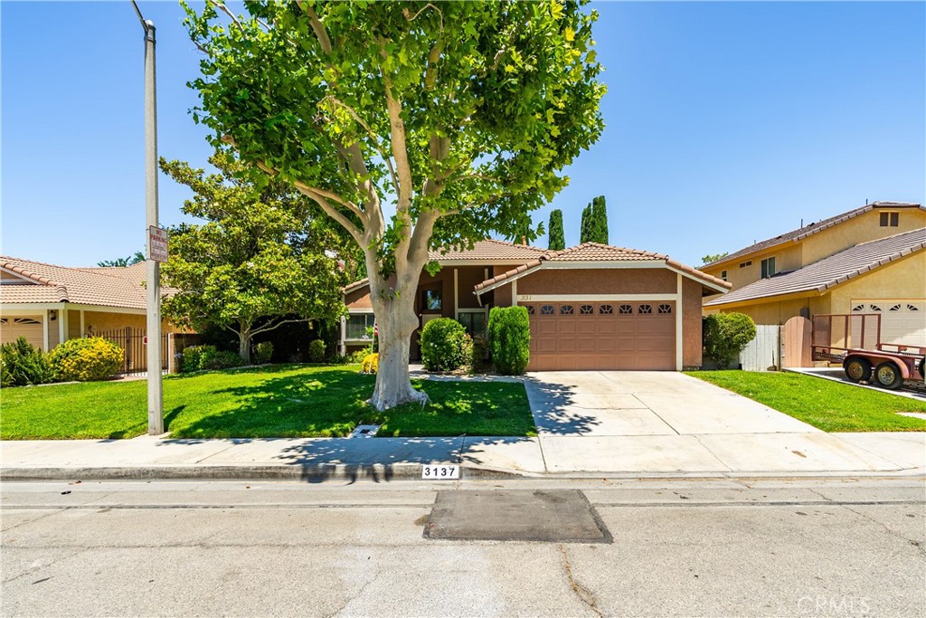 3137 W Avenue J6