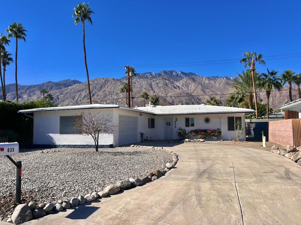 Photo of 633 N Plaza Amigo, Palm Springs, CA 92262 (MLS # 219141448DA)
