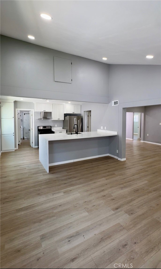 5651 Radford