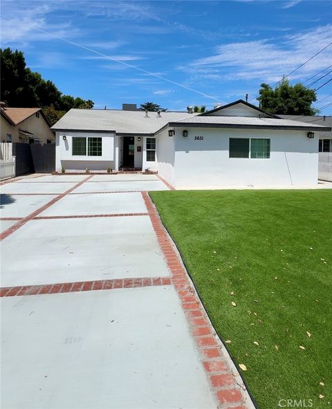 Photo of 5651 Radford, Valley Village, CA 91607 (MLS # SR26151697)
