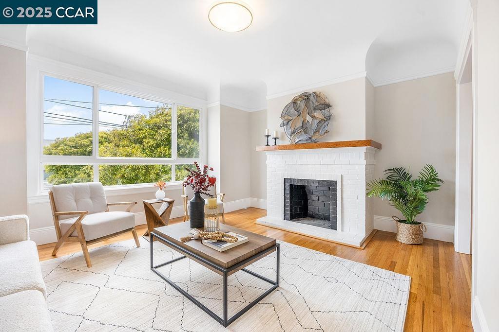 Properties 4 65 Del Monte St