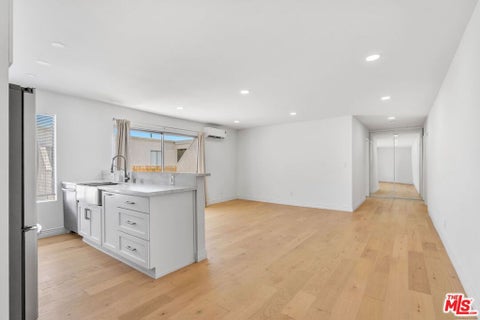 Photo of 409 Burchett Street #316, Glendale, CA 91203 (MLS # 26102333)