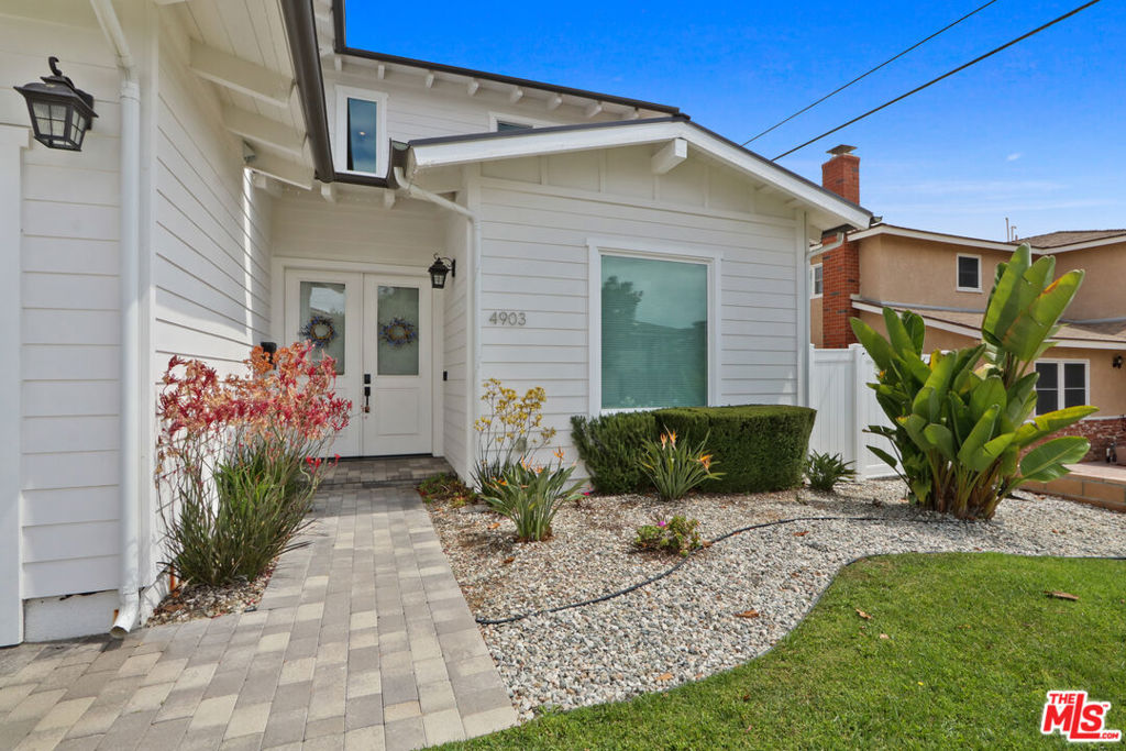 4903 White Court