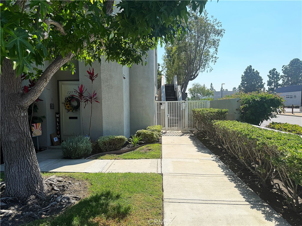12584 Montecito Road 5