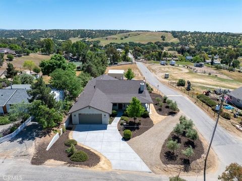 Tiny photo for 5880 Silverado Place, Paso Robles, CA 93446 (MLS # NS26076582)