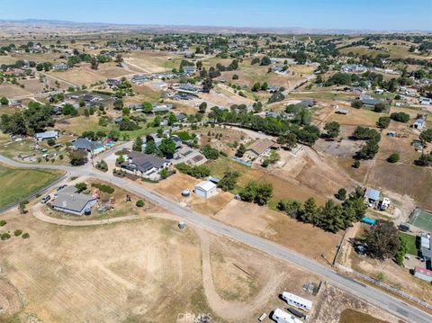 Tiny photo for 5880 Silverado Place, Paso Robles, CA 93446 (MLS # NS26076582)