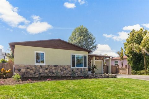 Photo of 2206 S Shelton St, Santa Ana, CA 92707 (MLS # PW26094150)