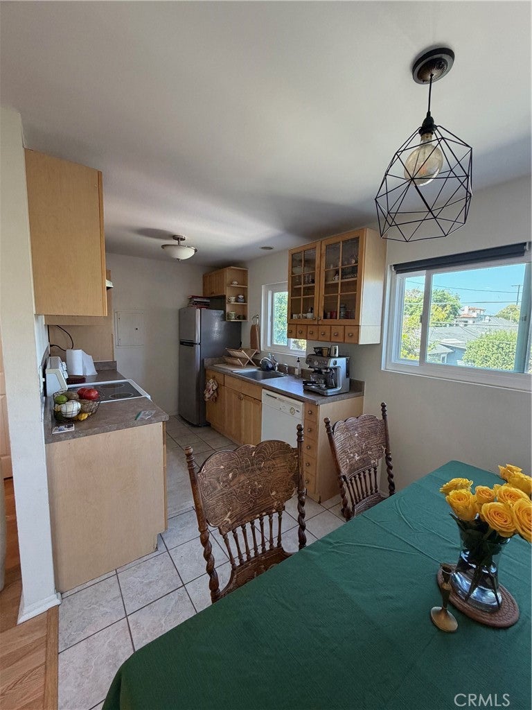 725 Coronado 206