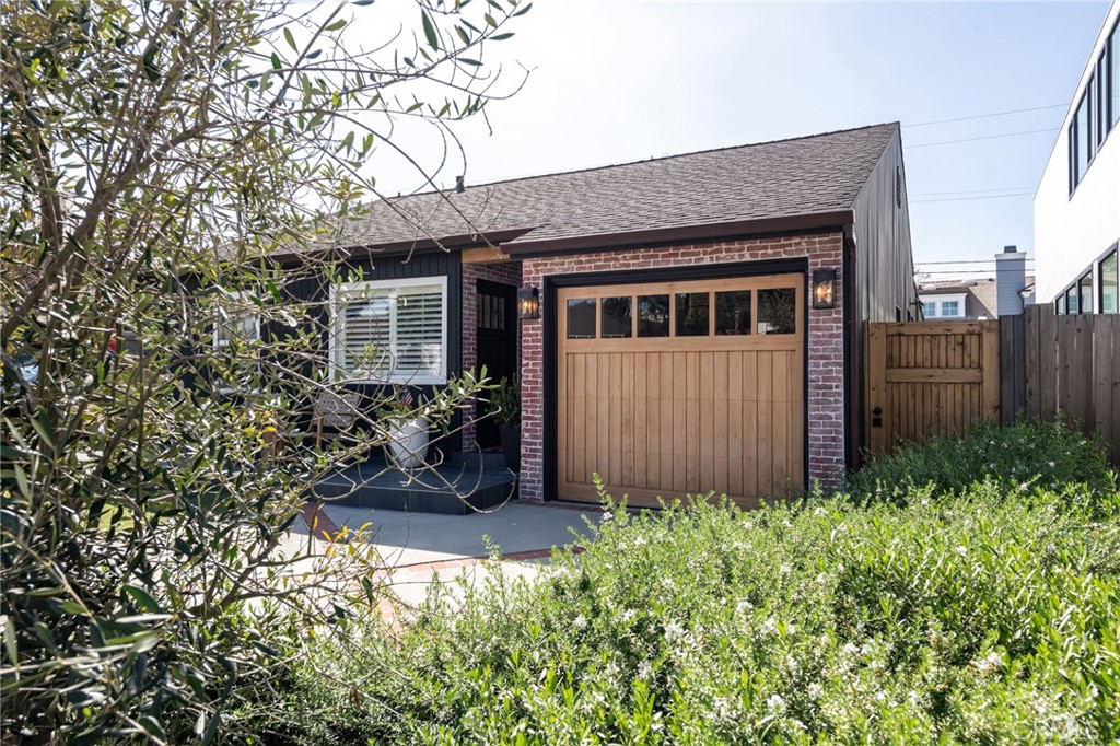 3013 Oak Avenue