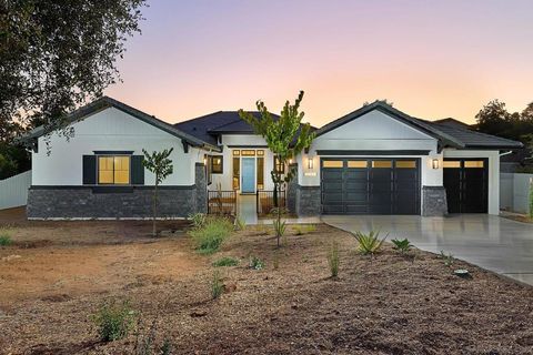2745 Alexander Dr Escondido CA 92029