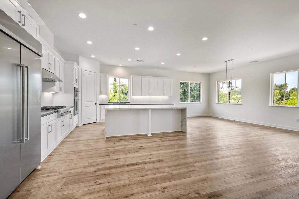 2745 Alexander Dr