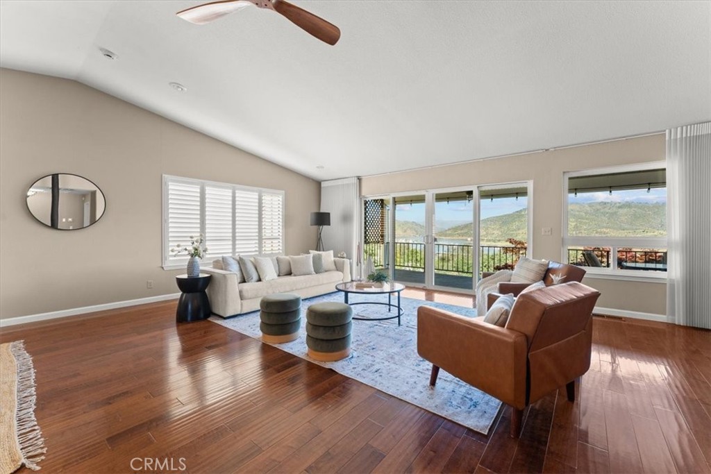 Properties 4 5419 Royal Oaks