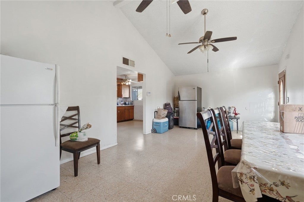 16420 Hudson