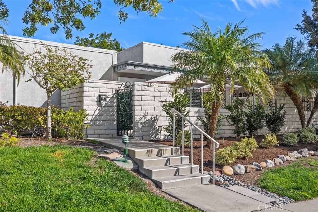 2220 W Via Mariposa East C