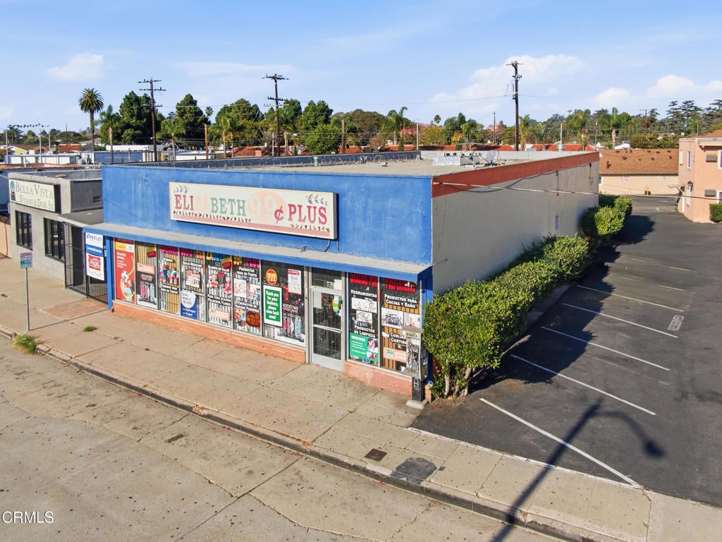 405 N Oxnard Boulevard