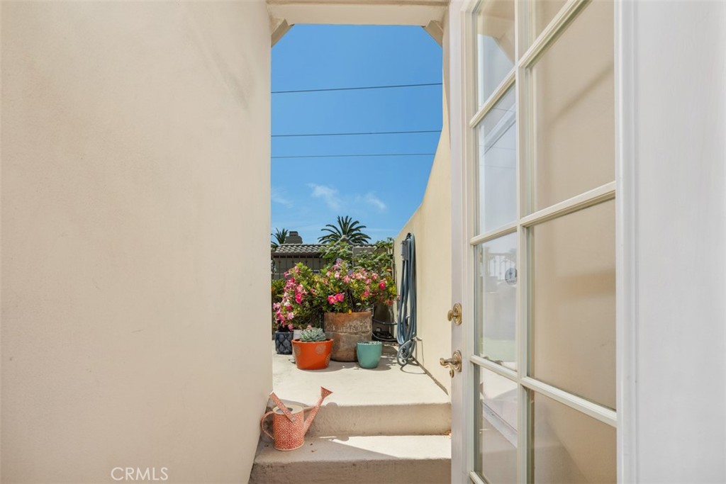 Corona del Mar North of PCH (CNHW) - Residential