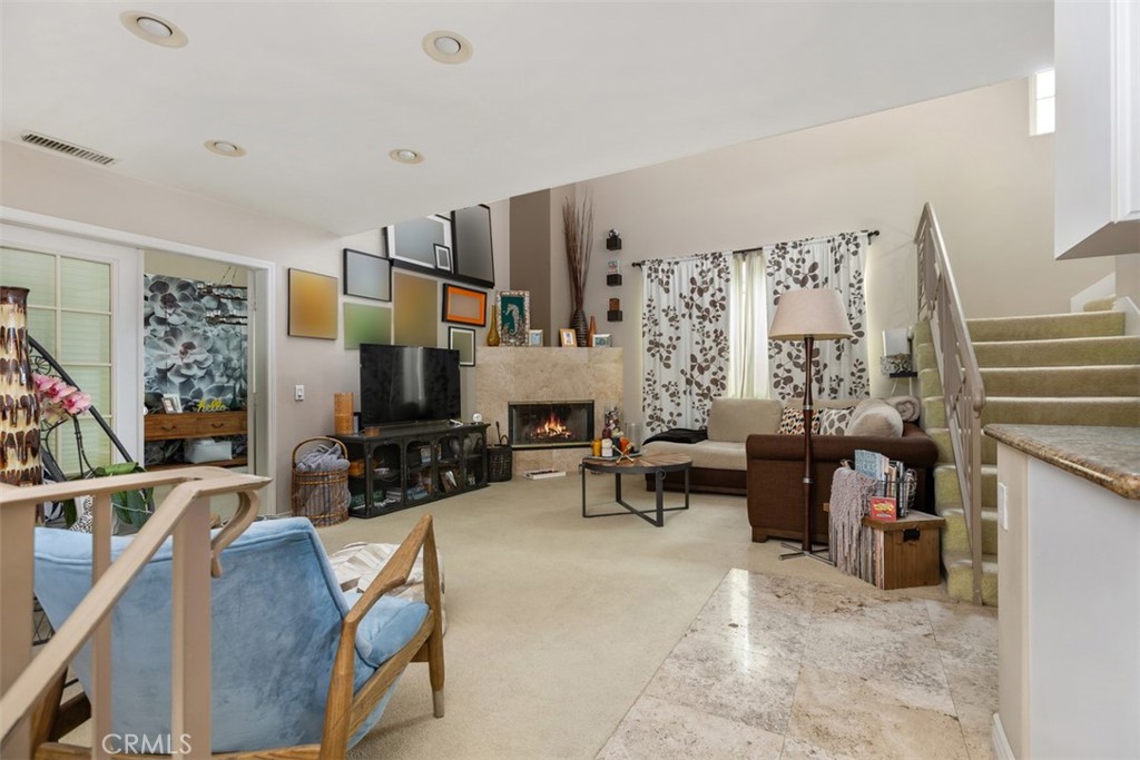 Corona del Mar North of PCH (CNHW) - Residential
