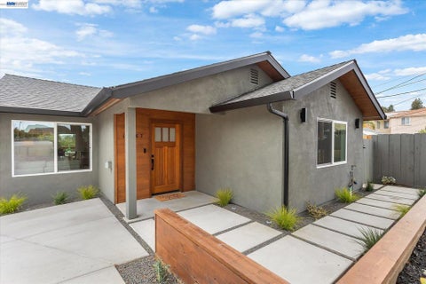 Photo of 18367 Apricot Way Way, Castro Valley, CA 94546 (MLS # 41148570)