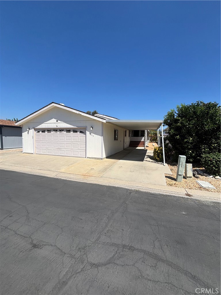 This charming 55+ home is located in a secure gated community, offering 2 spacious bedrooms and 2 bathrooms designed for comfort and convenience. Residents enjoy access to a variety of amenities, including a sparkling pool, relaxing spa, tennis courts, and more, perfect for staying active or unwinding with friends. The community provides a welcoming, low-maintenance lifestyle with everything you need just steps from your door.