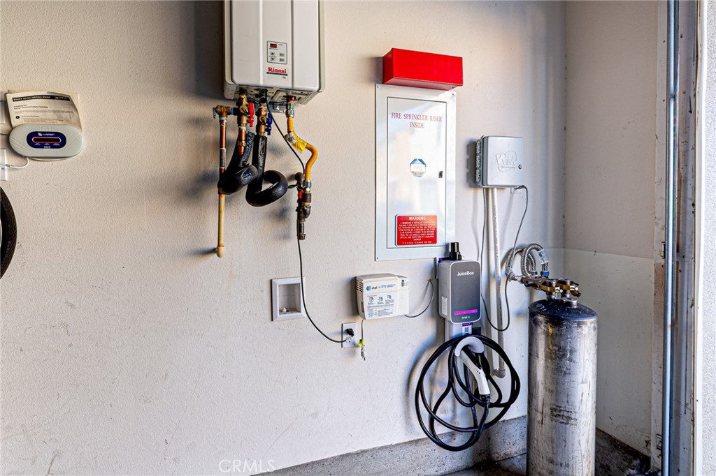 Aria (ARIA) - Residential Lease